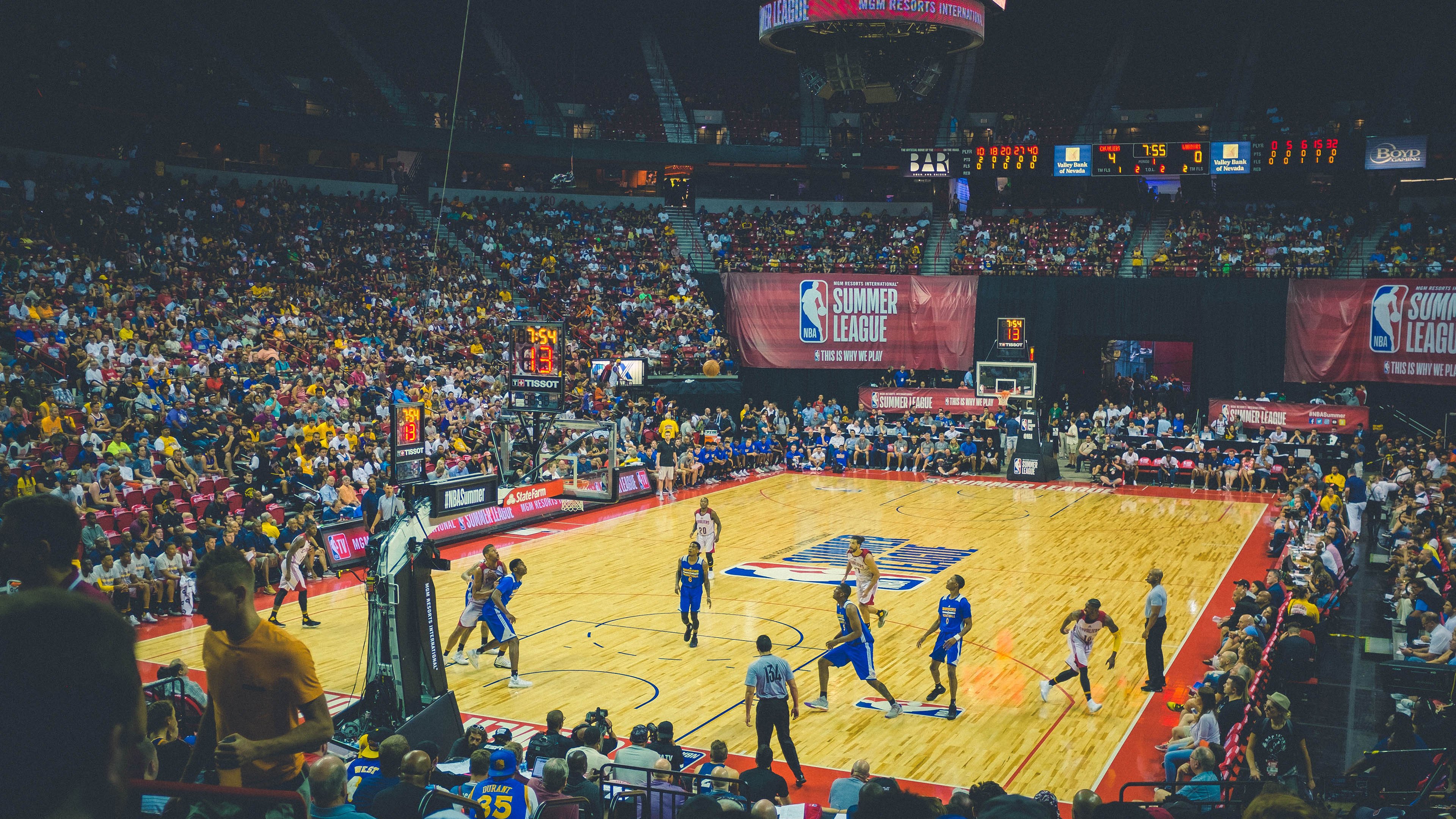 开云体育app-超级数据之夜,上海队完胜爵士,詹姆斯率队征服跨洋传奇