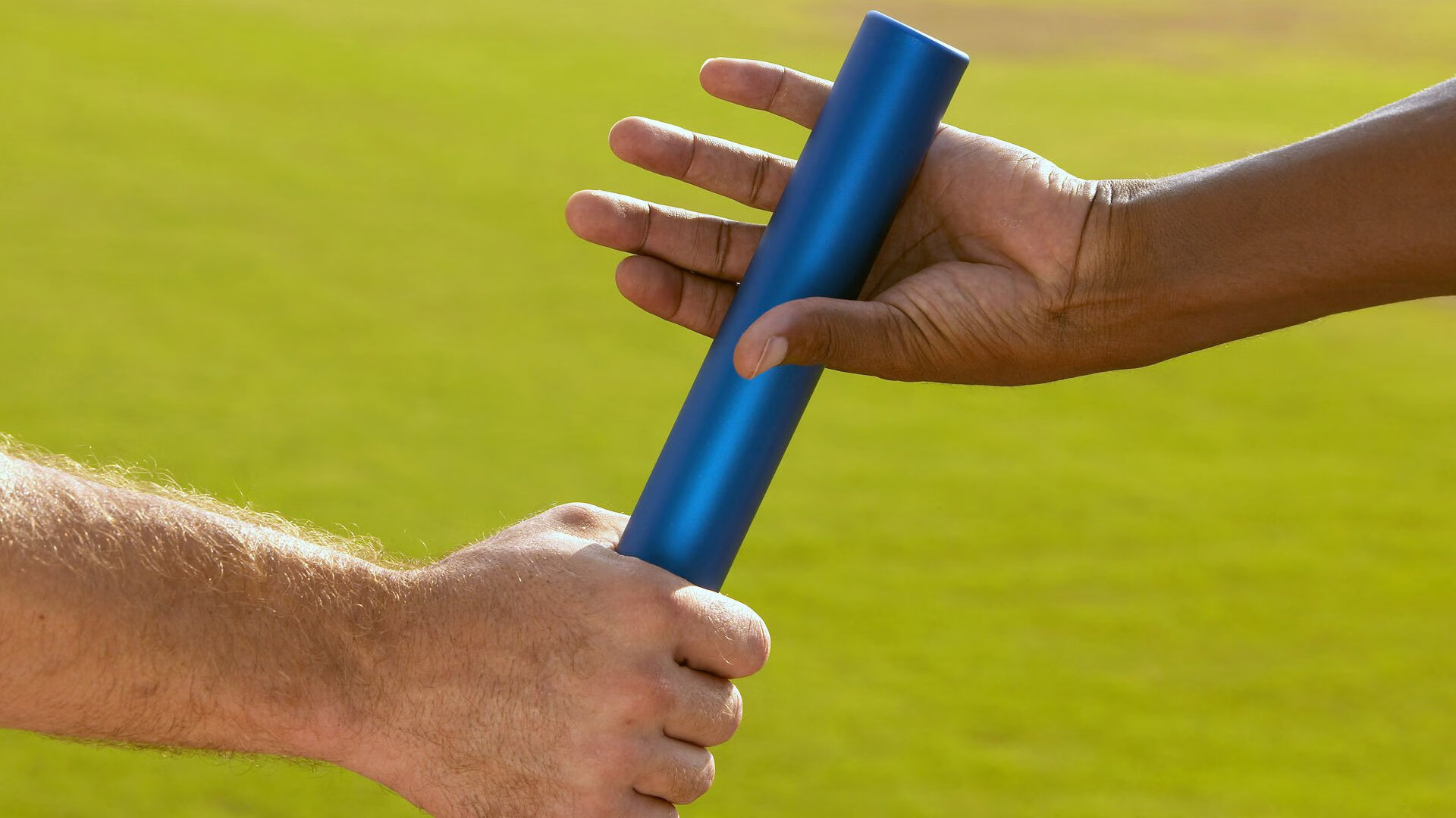 开云在线赛事平台-非凡逆转，汉密尔顿如何在中场启动，以超凡意志统治银石赛道